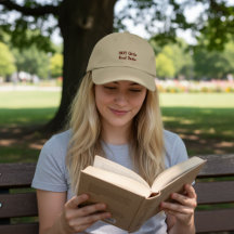 Heiße Mädchen lesen Bücher in Khaki