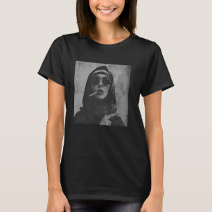 Heiße Nonne raucht Zigarette, Rebellious Nonne T-Shirt