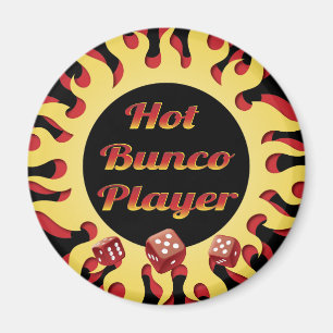 heißer bunco Spieler mit roten Würfeln Magnet