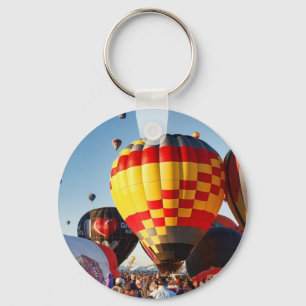 Heißluft-Ballon - im Ballon aufsteigend Schlüsselanhänger
