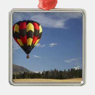 Heißluftballon in der Nähe von Wanaka, Südinsel, N Silbernes Ornament