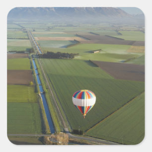 Heißluftballon nahe Methven, Canterbury Quadratischer Aufkleber