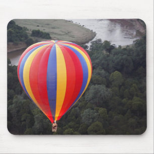 Heißluftballonfahren über dem Mara-Fluss Mousepad