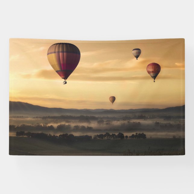Heißluftballons im goldenen Himmel Banner (Horizontal)