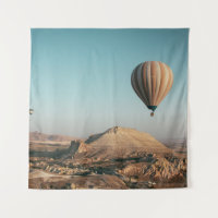 HEISSLUFTBALLONS IN DER LUFT