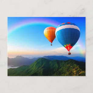 Heißluftballons über Regenbogen Postkarte