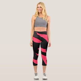 Heißrosa, grau und schwarz getarntes Abstrakt Capri Leggings