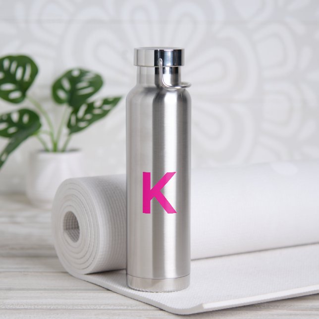 Heißrosa-Monogramm-Initialen-Name Geschenk-Party-F Trinkflasche (Yoga)