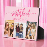 Heißrosa Schwestern der Schweiz 3 FotoCollage Fotoplatte<br><div class="desc">Feiern Sie die Schwesternschaft mit der Sisters 3 Foto Collage Keepake Geschenkplatte. Diese personalisierte Tafel besticht durch eine wunderschön gestaltete Collage aus drei hochgeschätzten Fotos, die unvergessliche Momente vereint. Es ist aus hochwertigen Materialien gefertigt und eignet sich ideal für die Darstellung auf einem Schreibtisch, Regal oder Wand. Das herzliche Design...</div>