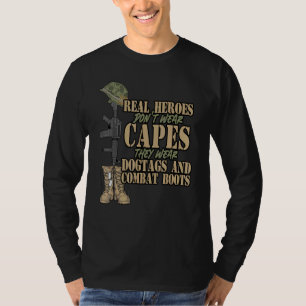 Helden tragen keine Kapen, die sie tragen Hundesch T-Shirt