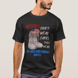 Helden tragen keine Kapen, sie tragen Hundemarken T-Shirt