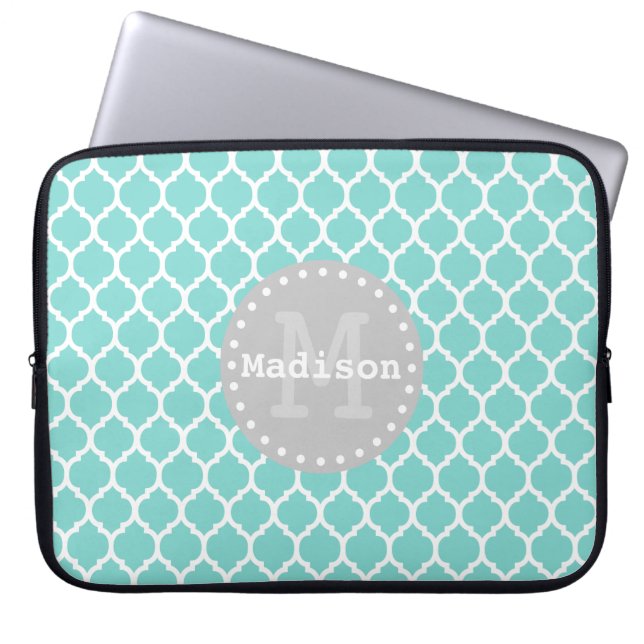 Hellblau-graue marokkanische Gittermonogramm Laptopschutzhülle (Vorderseite)