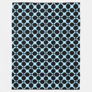 Hellblau mit schwarzer geometrischer fleecedecke