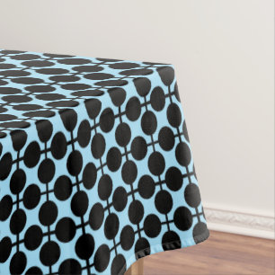 Hellblau mit schwarzer geometrischer tischdecke