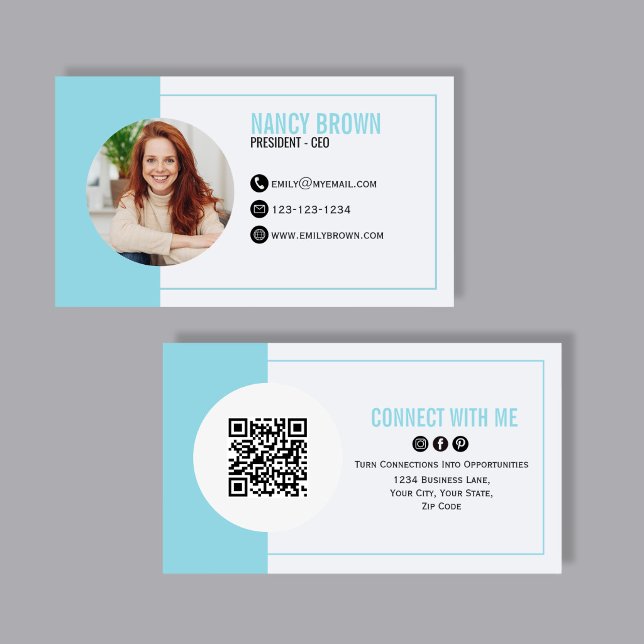 Hellblauer Foto-QR-Code Verbinde dich mit mir Visitenkarte (Soft light blue photo networking card with QR code back, clean minimalist layout.)