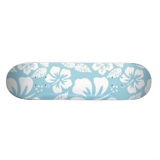 Hellblauer hawaiianischer tropischer Hibiskus Skateboard