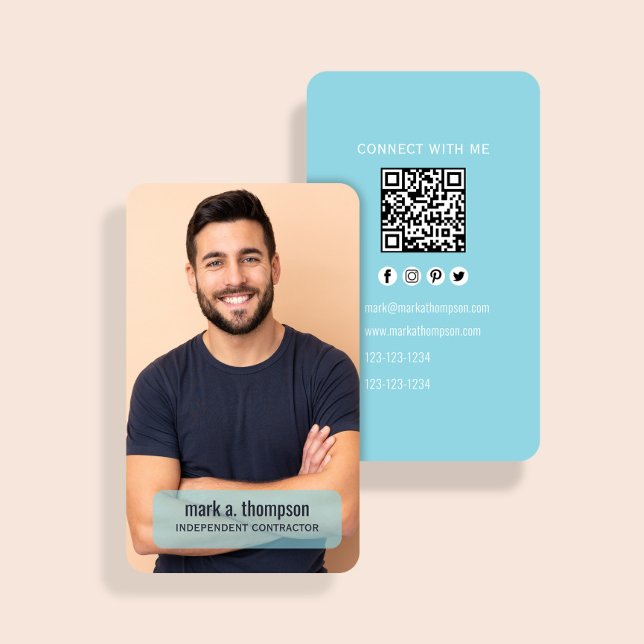 Hellblaues Foto-QR-Code - Verbinde dich mit mir Visitenkarte (Light blue QR code card with photo and clean modern contact layout)