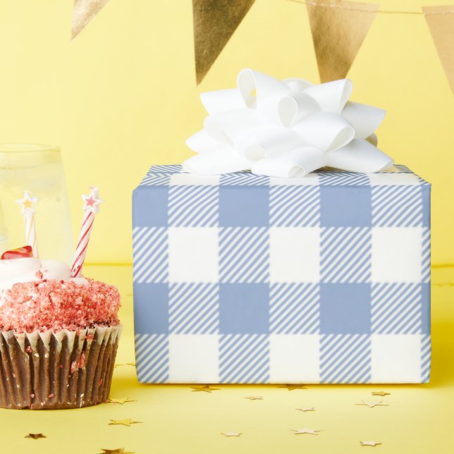 Hellblaues Gingham-Muster Klassischer Karomuster-D Geschenkpapier (Geburtstagsparty)