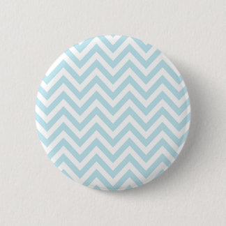 Hellblaues und weißes Zickzack Streifen-Muster Button