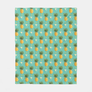 Helle Ananas auf geometrischem Muster Fleecedecke