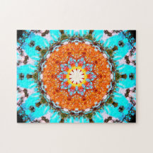 Helle blaue und orange sternförmige Mandala