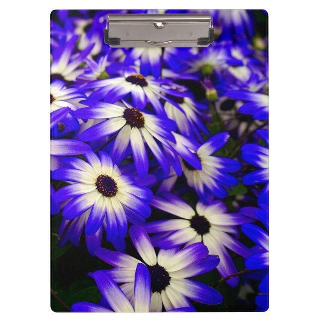 Helle blaue und weiße digitale Blume Klemmbrett (Vorderseite)