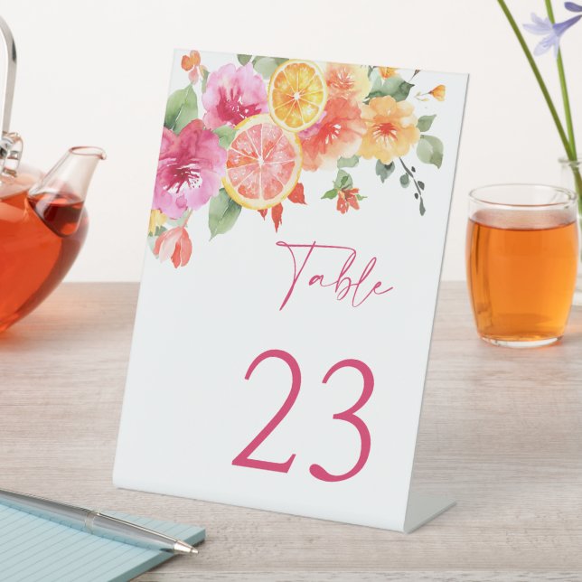 Helle Blume Citrus Brautparty Tischnummer Sockelschild (In Situ)