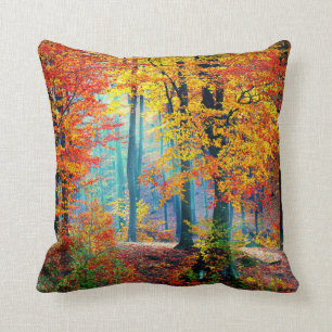 Helle bunte Fall-Bäume des Waldes Kissen