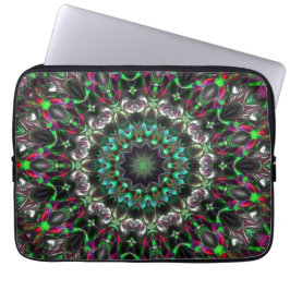 Helle Farbe im Dunkeln im Kaleidoskop im Medaillon Laptopschutzhülle