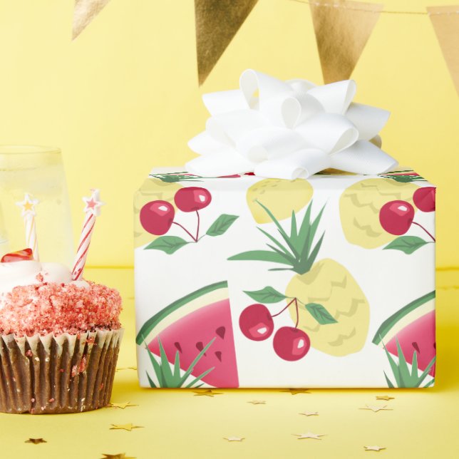 Helle Früchte und Beeren auf weiß. Geschenkpapier (Geburtstagsparty)