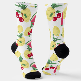 Helle Früchte und Beeren auf Weiß. Socken