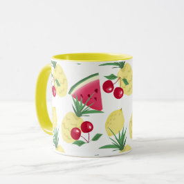 Helle Früchte und Beeren auf weiß. Tasse