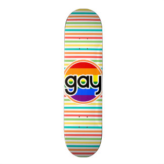 Helle Regenbogenstreifen, schwul Skateboard