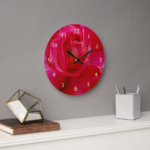 Helle Rote Rose Nah-Up-Foto Große Wanduhr