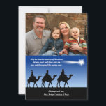Helle Stern-Foto-Weihnachtskarte Feiertagskarte<br><div class="desc">Ein klassisches Bethlehem-Bild von drei weisen Männern auf Camelback mit einem hellen leitenden Licht. Senden Sie Ihre Feiertagsgrüße und LieblingsFoto mit dieser Religiösthema Feiertagskarte. Die Karte ist einfach, mit Ihrer Benennung, Schriftart-, Schriftartfarbe-, Papierformwahlen und Wahl von sechs Papiersorten besonders anzufertigen. Weiße Umschläge eingeschlossen. Nervös über Ihre Karte online entwerfen und...</div>