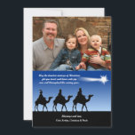 Helle Stern-Foto-Weihnachtskarte Feiertagskarte<br><div class="desc">Ein klassisches Bethlehem-Bild von drei weisen Männern auf Camelback mit einem hellen leitenden Licht. Senden Sie Ihre Feiertagsgrüße und LieblingsFoto mit dieser Religiösthema Feiertagskarte. Die Karte ist einfach, mit Ihrer Benennung, Schriftart-, Schriftartfarbe-, Papierformwahlen und Wahl von sechs Papiersorten besonders anzufertigen. Weiße Umschläge eingeschlossen. Nervös über Ihre Karte online entwerfen und...</div>