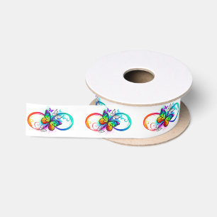 Helle Unendlichkeit mit Regenbogenschmetterling Satinband
