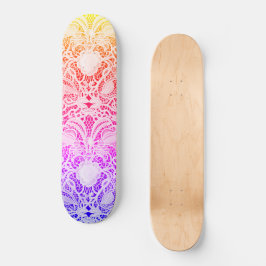 Helle, warme Ombre-Farben und Vintage Spitzen Skateboard