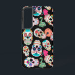 Helle Zuckerkulpen Muster auf schwarz Samsung Galaxy Hülle<br><div class="desc">Helle und farbenfrohe Bilder von Zuckerschädeln machen ein lustiges Muster auf diesem einzigartigen Handy-Fall. Es gibt mehrere verschiedene Schädelbilder,  alle individuell in verschiedenen Farben und auf einem dramatischen schwarzen Hintergrund platziert.</div>
