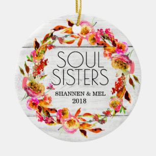 Heller Blumen- u. weißer Shiplap Keramik Ornament