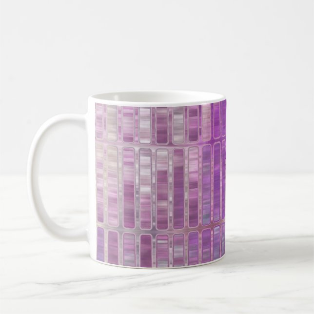 Helles abstraktes Mosaikviolett mit Glos Kaffeetasse (Links)