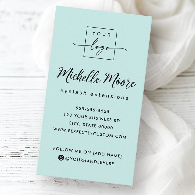 Helles Aqua-Blue-Logo Visitenkarte (Light aqua blue, vertical business card with your custom logo)