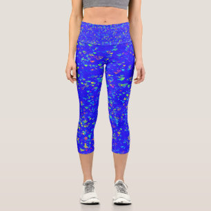 Helles blaues Capris mit farbenfrohen Herzen
