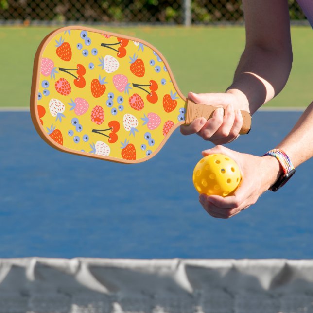 Helles, farbenfrohes Berry Frucht Muster Pickleball Schläger (InSitu)