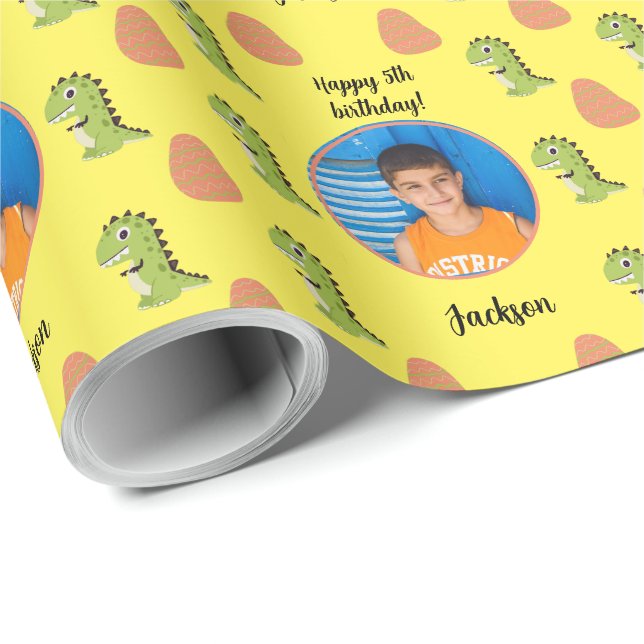 Helles, farbiges Foto Text Dinosaurier Ei Geschenkpapier (Rolleneckpunkt)