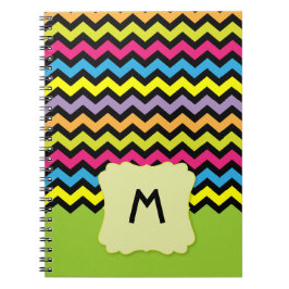 Helles farbiges Zickzack Muster u. Monogramm Notizblock