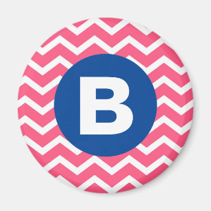 Helles Rosa und Weiß Chevron-Muster-Monogramm Magnet