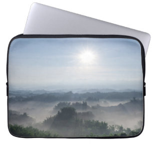 Helles Sonnenlicht in den Bambusbäumen Taiwan Laptopschutzhülle