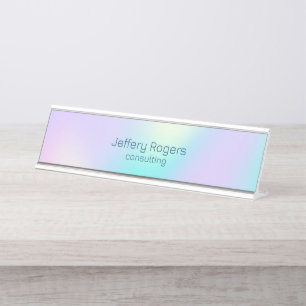 Hellfarbener holografischer Hintergrund Schreibtischnamensplakette