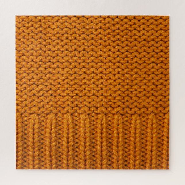 Hellgelb: handgefertigte Stricktextur. (Vertikal)
